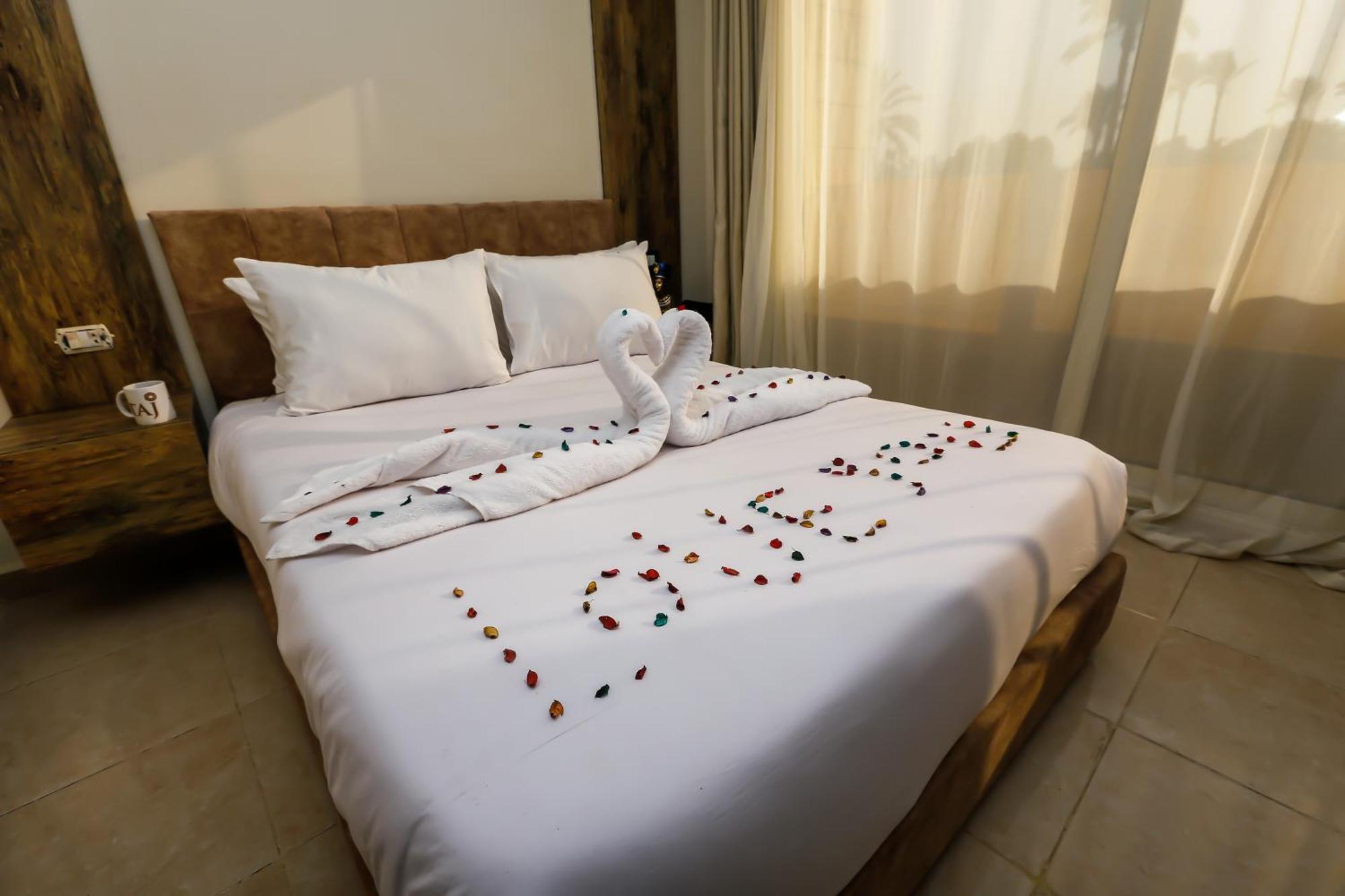 Taj Pyramids View Inn Kafrat al Jabal Экстерьер фото